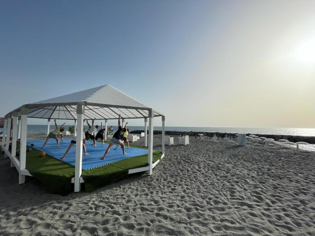 Le Mandrelle Beach Resort Campora San Giovanni Exterior foto